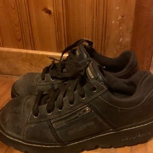 Ladies Size 8.5 Skechers Shoes